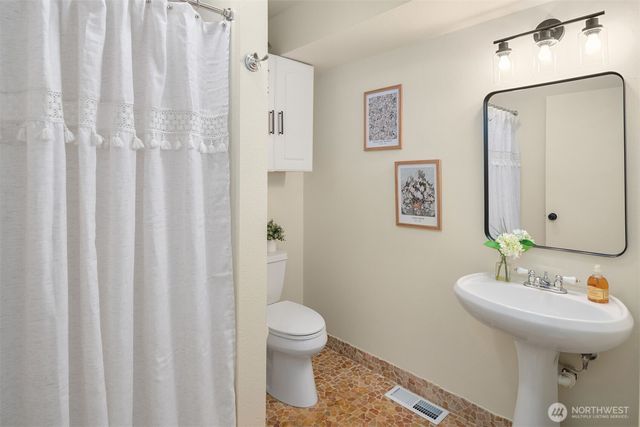 11321 83rd Place NE, Kirkland, WA 98034