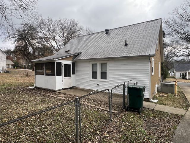 118 N Ingram St, Pulaski, TN 38478