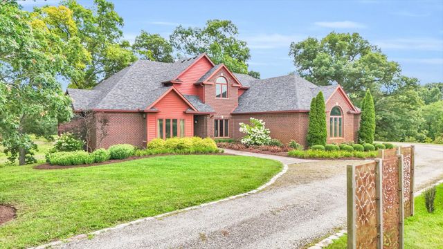 575 B County Road 2550 N, Mahomet, IL 61853