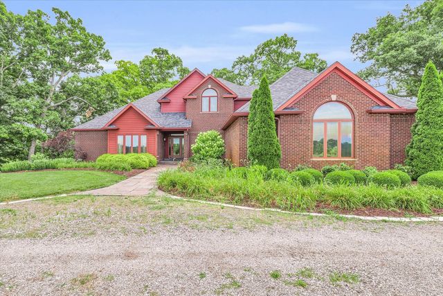 575 B County Road 2550 N, Mahomet, IL 61853