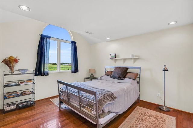 575 B County Road 2550 N, Mahomet, IL 61853