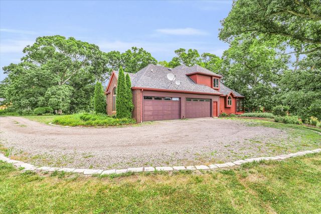 575 B County Road 2550 N, Mahomet, IL 61853