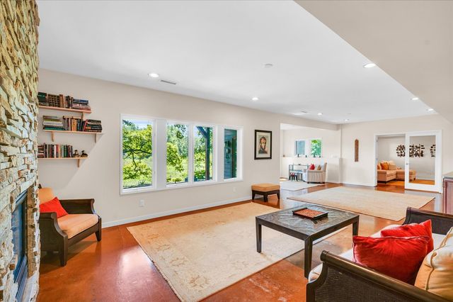 575 B County Road 2550 N, Mahomet, IL 61853