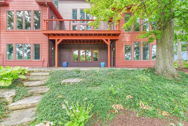 575 B County Road 2550 N, Mahomet, IL 61853