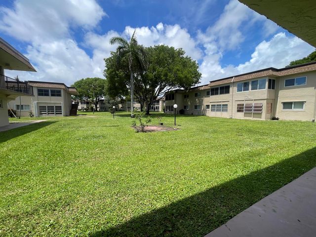 752 Lori Drive 223, Palm Springs, FL 33461