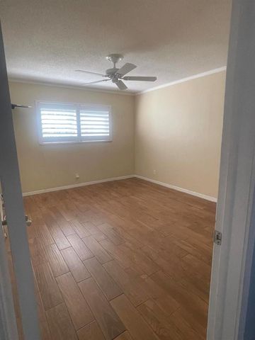 752 Lori Drive 223, Palm Springs, FL 33461