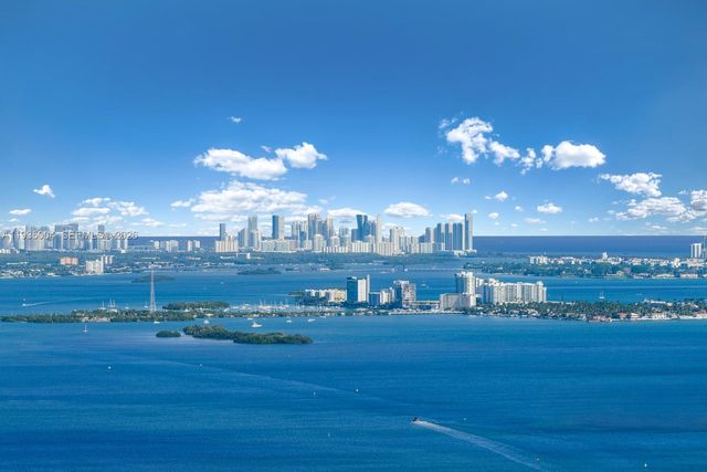 700 NE 24th St PH-5903, Miami, FL 33137