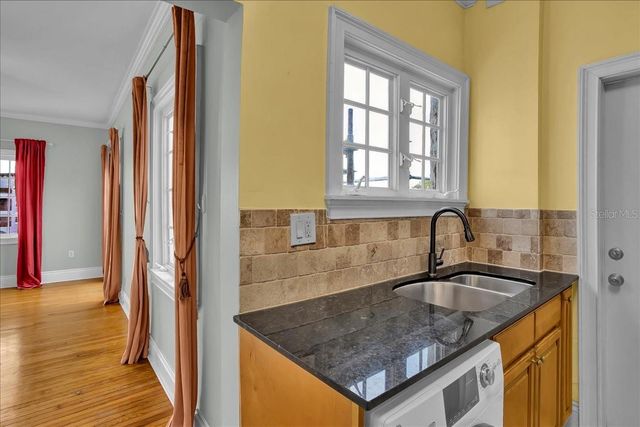 2117 W DEKLE AVENUE F3, Tampa, FL 33606