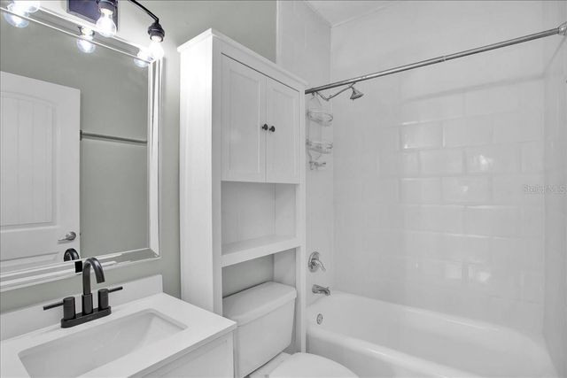 2117 W DEKLE AVENUE F3, Tampa, FL 33606