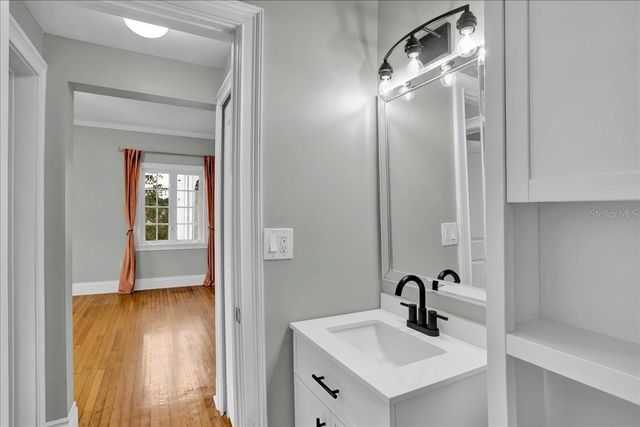 2117 W DEKLE AVENUE F3, Tampa, FL 33606