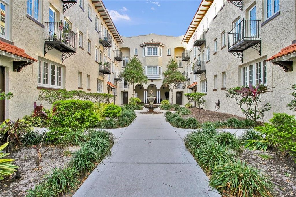 2117 W DEKLE AVENUE F3, Tampa, FL 33606