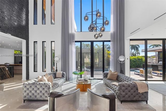 17050 NE 35th Ave, North Miami Beach, FL 33160