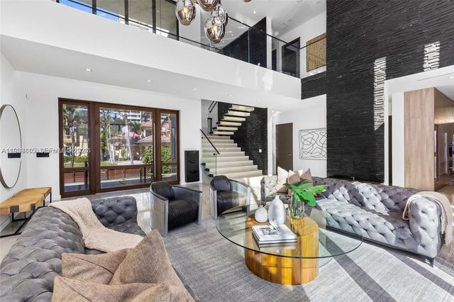 17050 NE 35th Ave, North Miami Beach, FL 33160