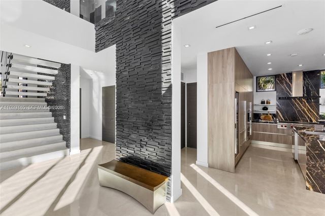 17050 NE 35th Ave, North Miami Beach, FL 33160