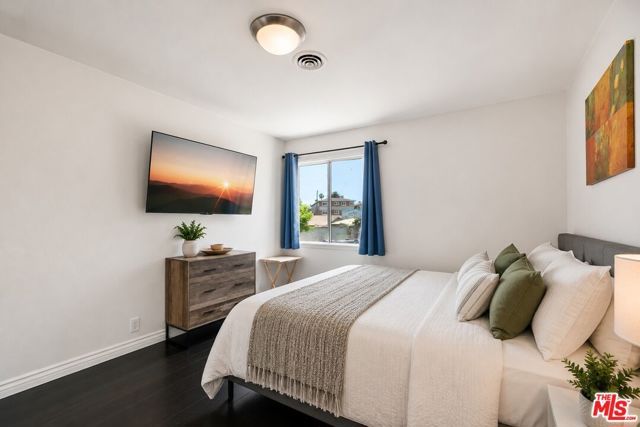 328 E Plymouth Street, Inglewood, CA 90302