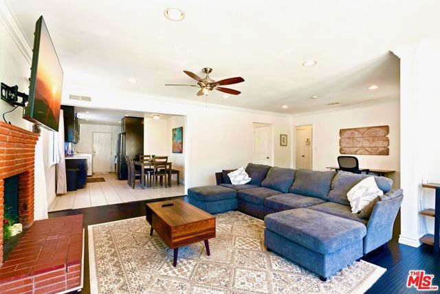 328 E Plymouth Street, Inglewood, CA 90302