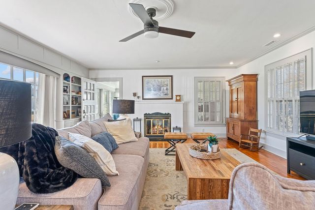 525 S 6th Street, Rogers, AR 72756