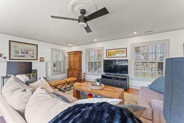 525 S 6th Street, Rogers, AR 72756