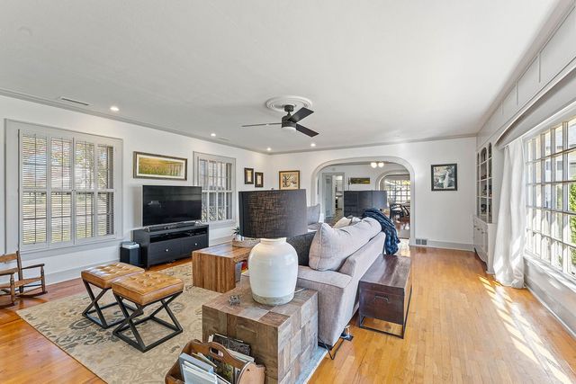 525 S 6th Street, Rogers, AR 72756