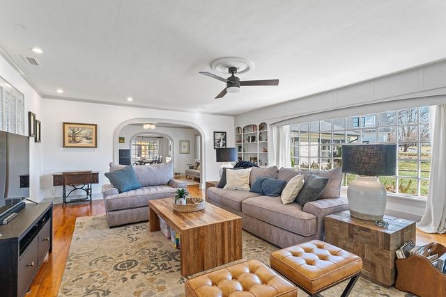 525 S 6th Street, Rogers, AR 72756