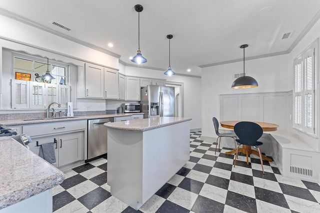 525 S 6th Street, Rogers, AR 72756