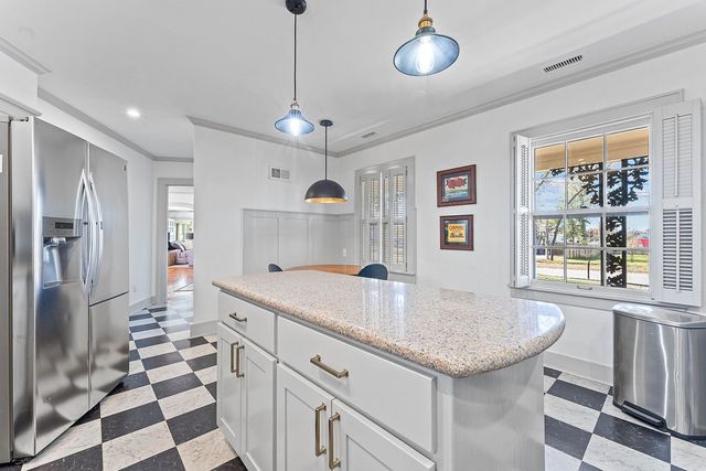 525 S 6th Street, Rogers, AR 72756