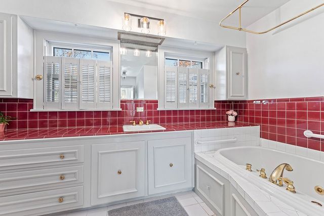 525 S 6th Street, Rogers, AR 72756