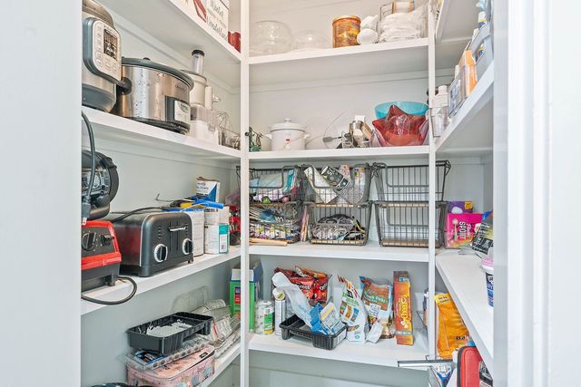 525 S 6th Street, Rogers, AR 72756