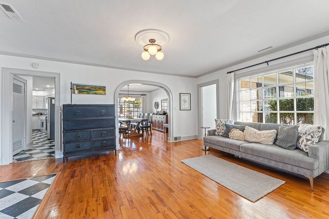 525 S 6th Street, Rogers, AR 72756