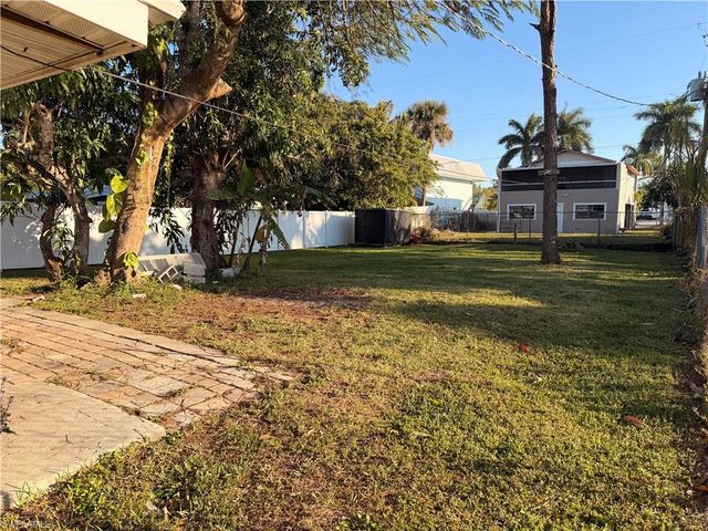 156 4th ST, Naples, FL 34113