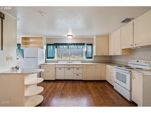 7460 KILCHIS RIVER Rd, Tillamook, OR 97141