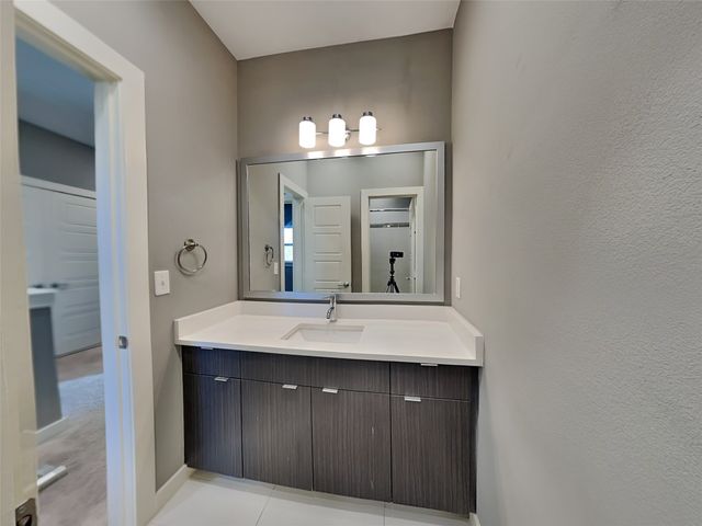 1553 Fiji Street, Dallas, TX 75203