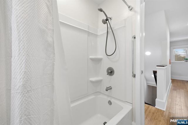 136 7th Avenue 2nd Fl, Westwood, NJ 07675