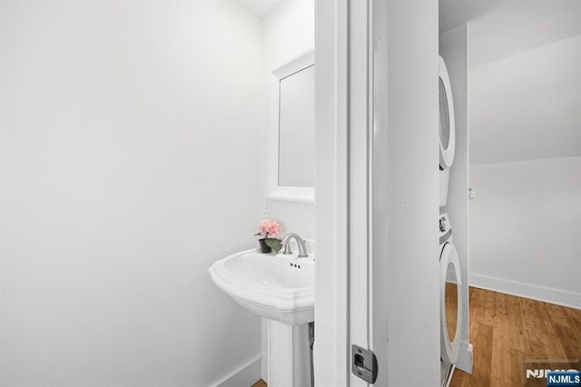 136 7th Avenue 2nd Fl, Westwood, NJ 07675