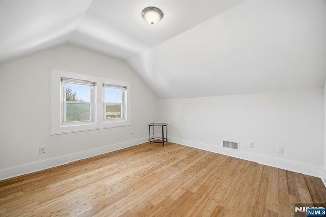 136 7th Avenue 2nd Fl, Westwood, NJ 07675