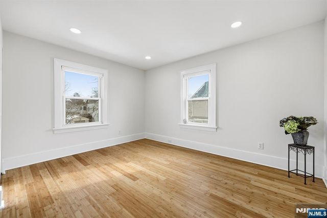 136 7th Avenue 2nd Fl, Westwood, NJ 07675