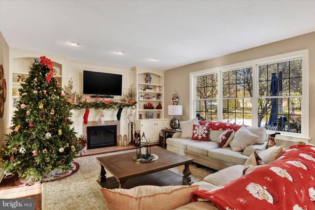 1803 SILVER PINE CIR, Mechanicsburg, PA 17050