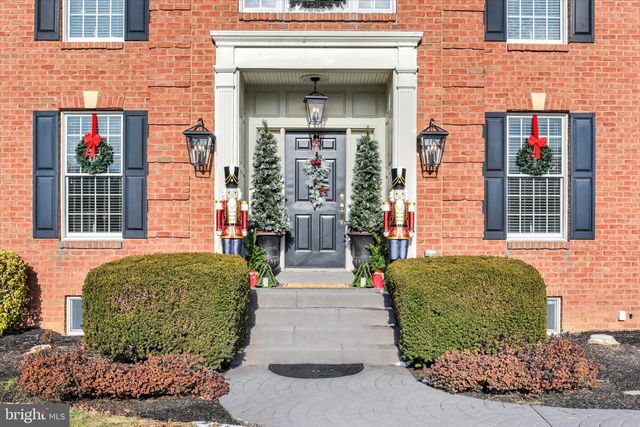 1803 SILVER PINE CIR, Mechanicsburg, PA 17050