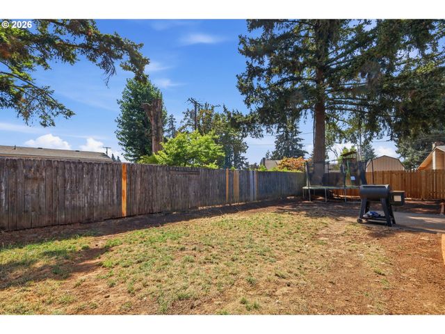 697 54TH St, Springfield, OR 97478