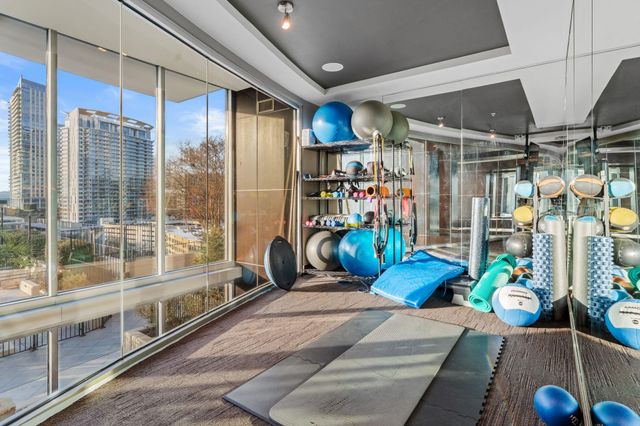 360 Nueces ST 3703, Austin, TX 78701