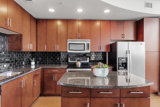 360 Nueces ST 3703, Austin, TX 78701