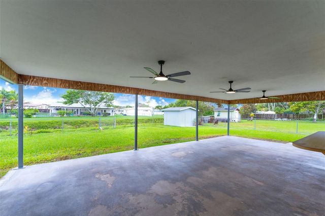 9454 Sterling Dr, Cutler Bay, FL 33157