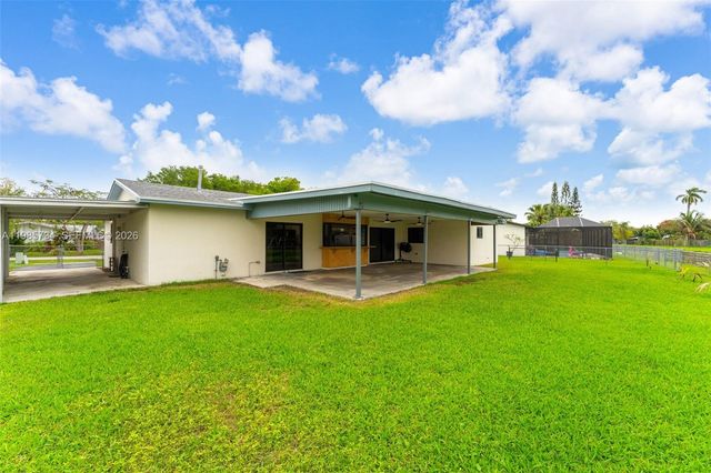 9454 Sterling Dr, Cutler Bay, FL 33157