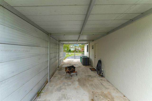 9454 Sterling Dr, Cutler Bay, FL 33157