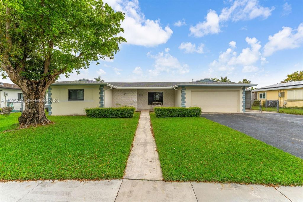9454 Sterling Dr, Cutler Bay, FL 33157
