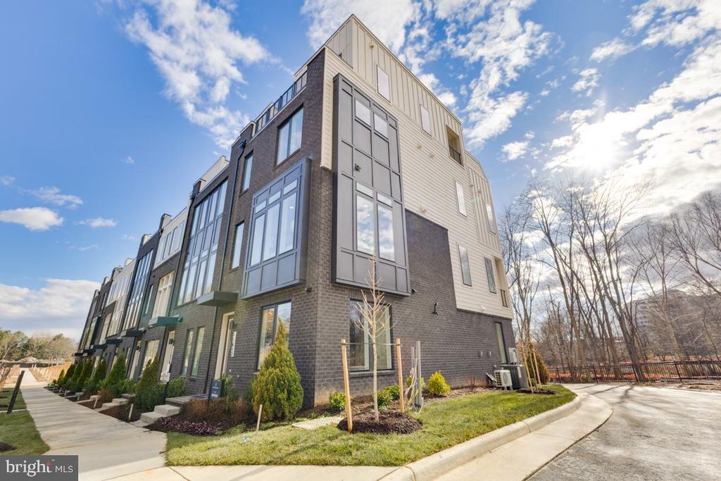 11589 PATRIOTIC LN, Reston, VA 20190