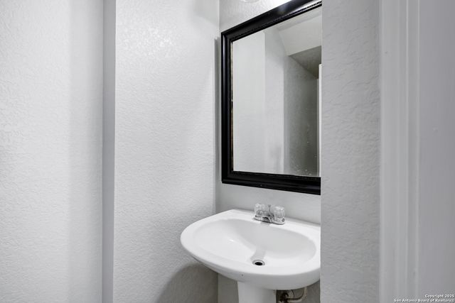 10602 Butterfly Flt, San Antonio, TX 78254