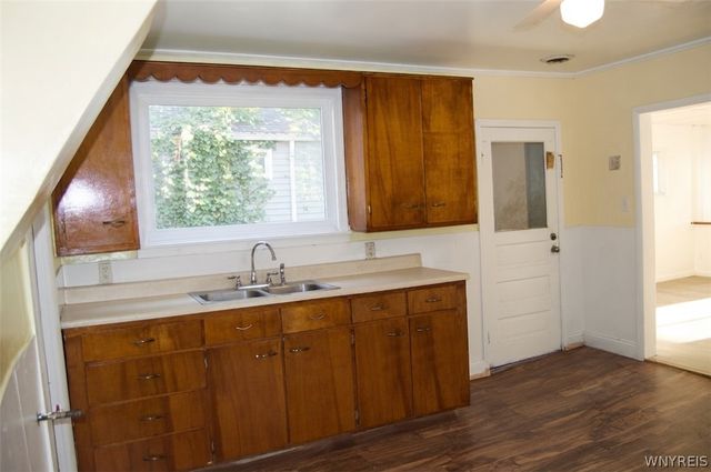 31 Thomas Street, Buffalo, NY 14206