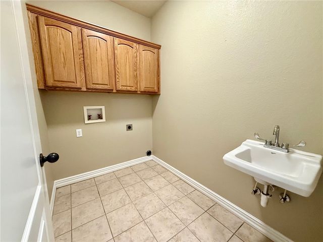 4221 Zion Valley Drive, Fayetteville, AR 72703