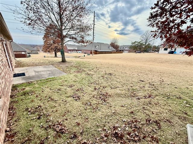 4221 Zion Valley Drive, Fayetteville, AR 72703